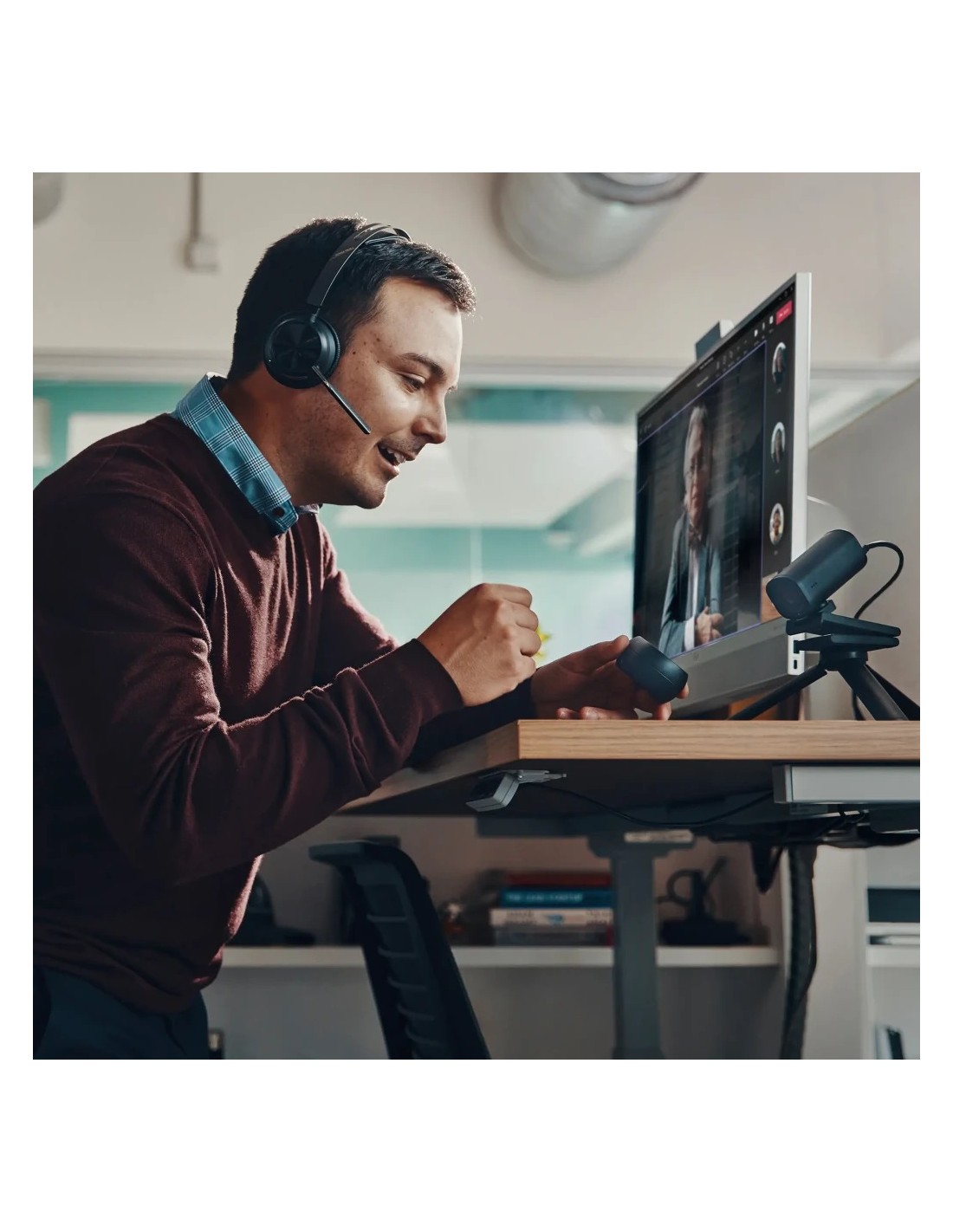 Poly Voyager Focus 2 USB-C Negro | Auriculares en Logroño