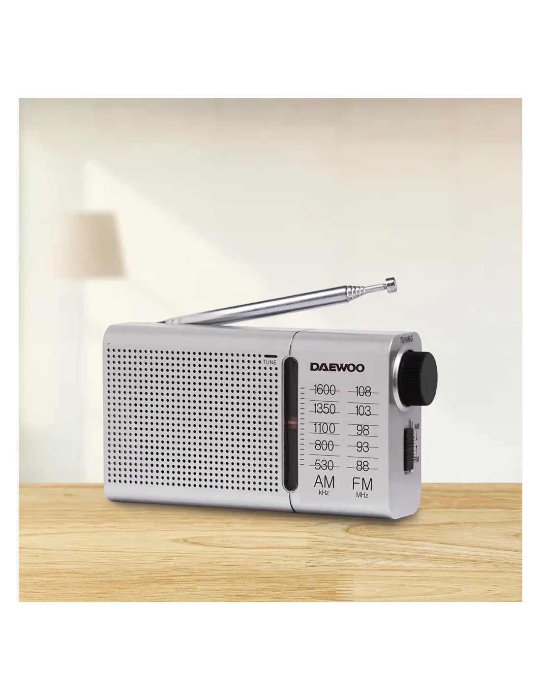 Daewoo DW1037 AM/FM 2 pilas AA Radio portátil en Logroño